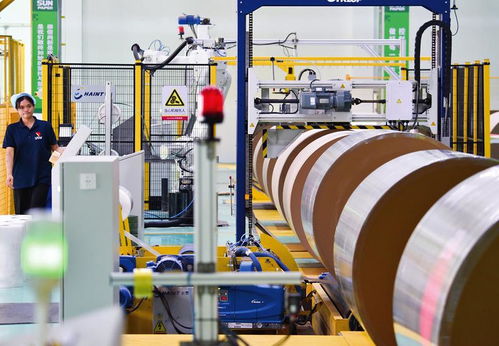 生產(chǎn)一線分秒必爭 經(jīng)濟(jì)發(fā)展動力強(qiáng)勁